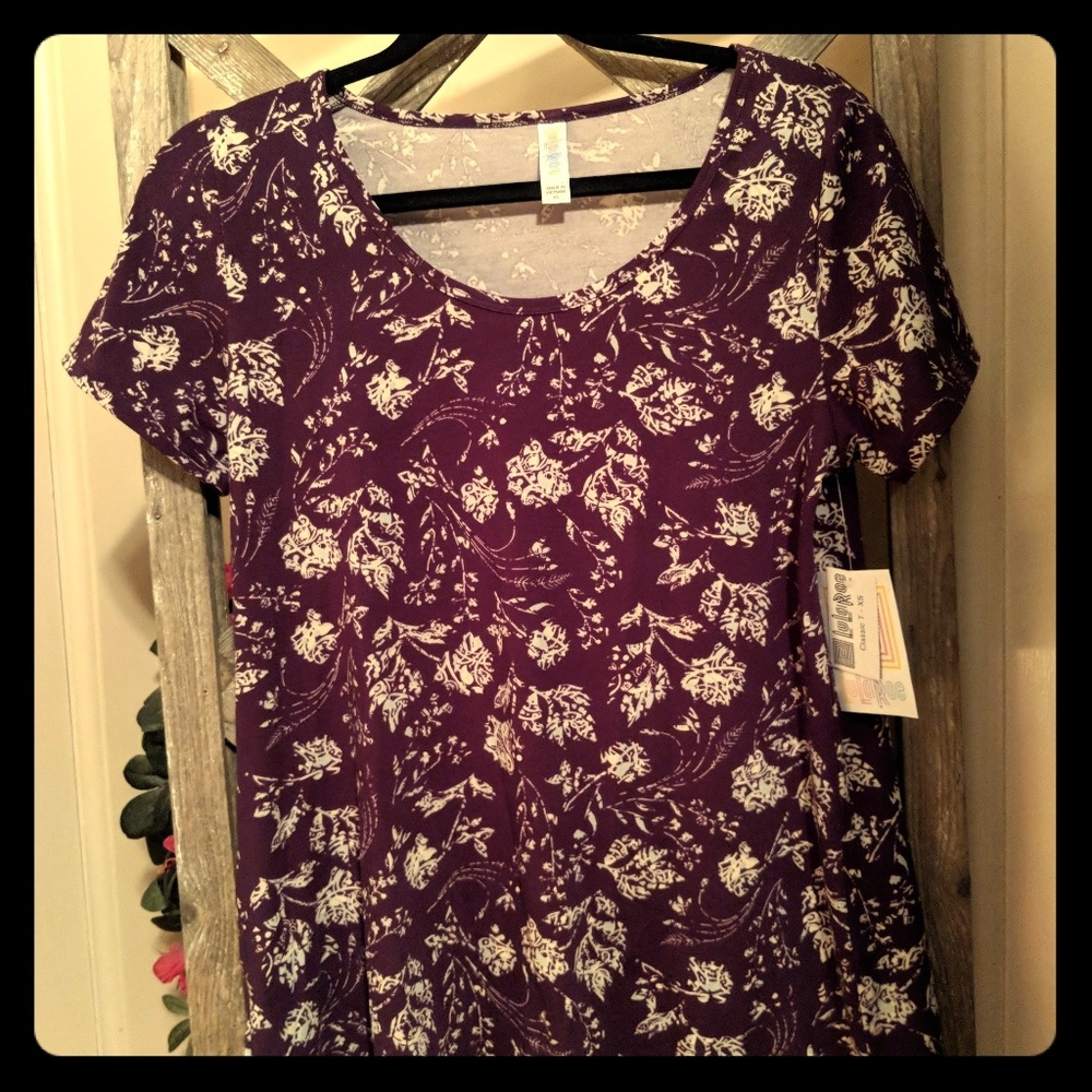 Lularoe Classic Tee. NWT.